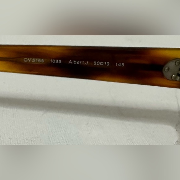 Oliver People’s ladies tortoise 50”eyeglass frames - Picture 10 of 12